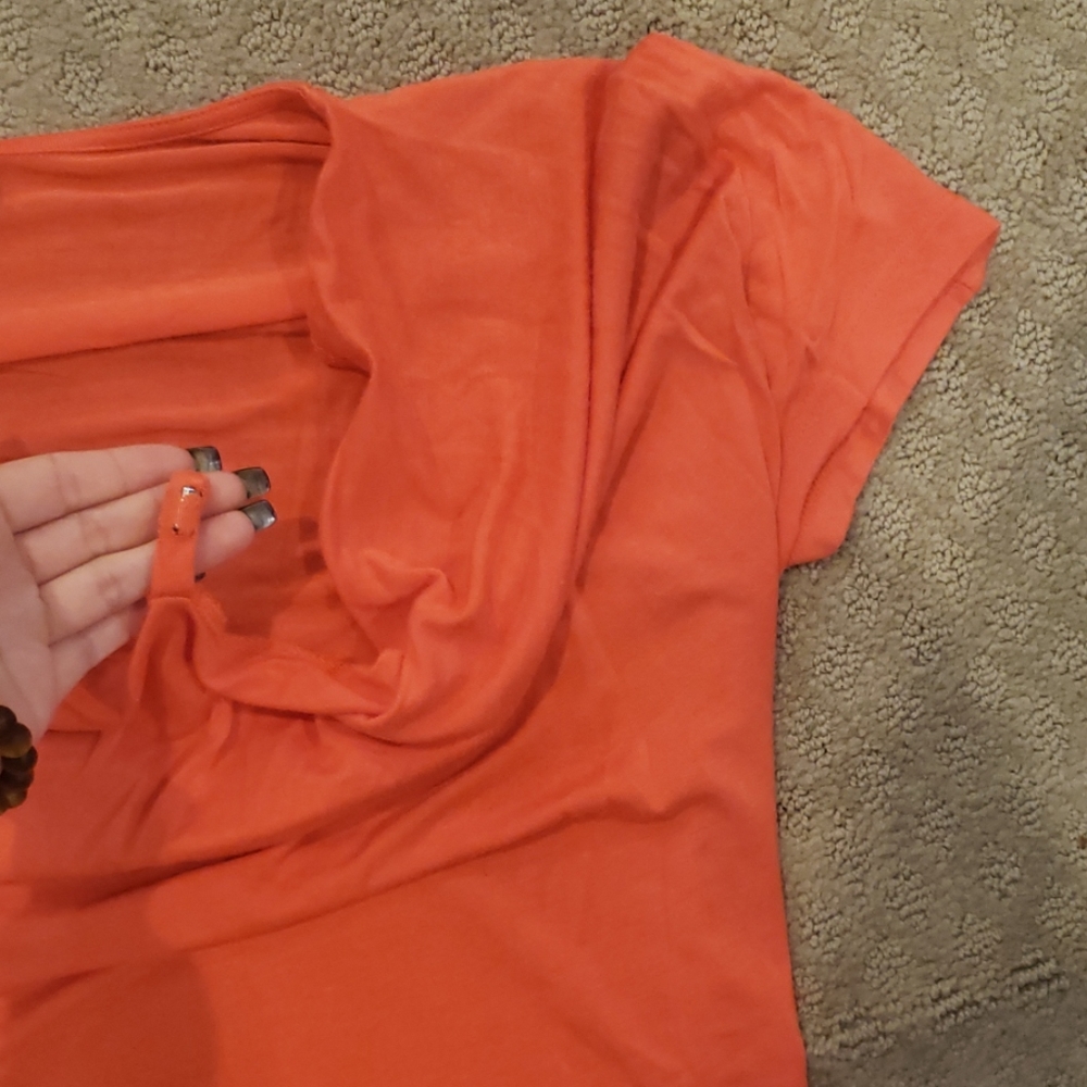 Slouched neckline - Picture 4 of 4